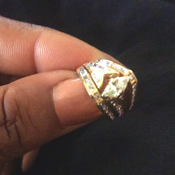 Genuine Diamond ring - Picture 1 of 6